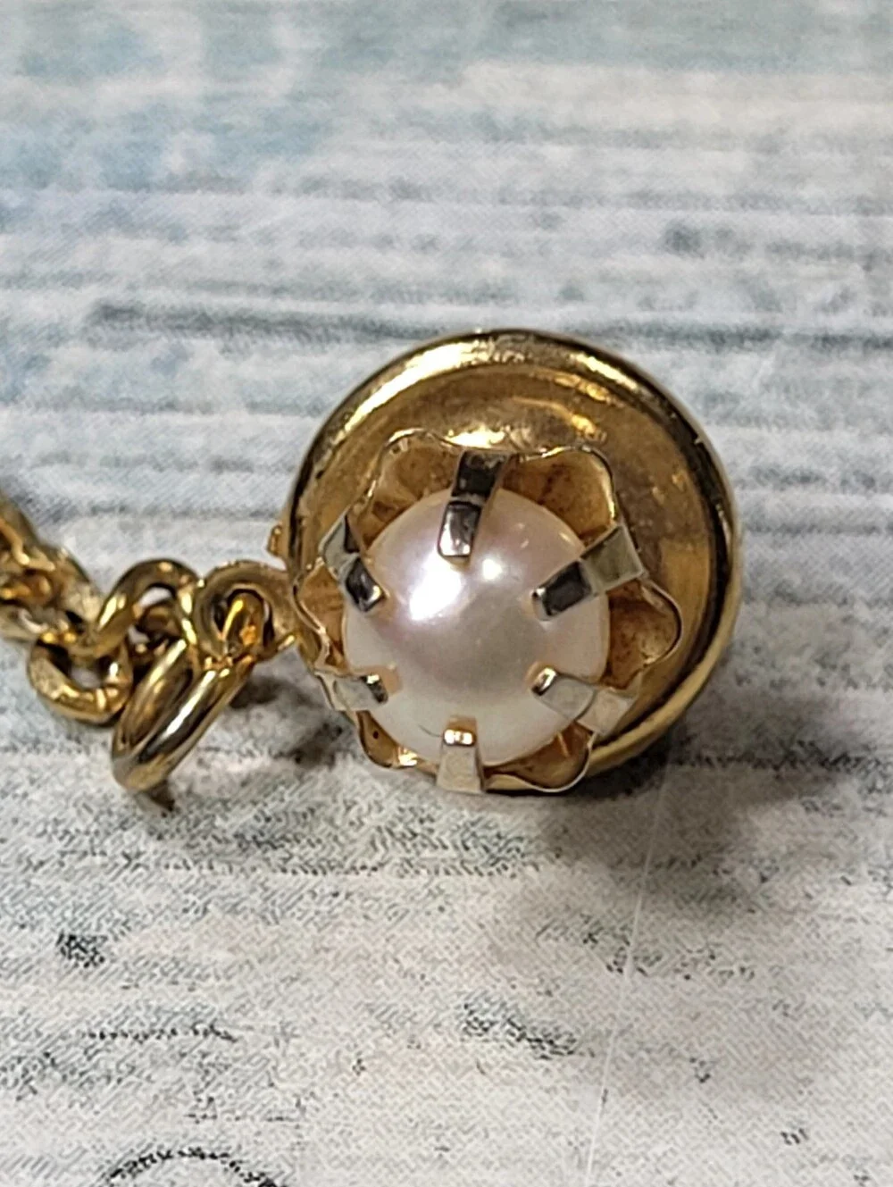 Gold Pearl  Lapel Pin